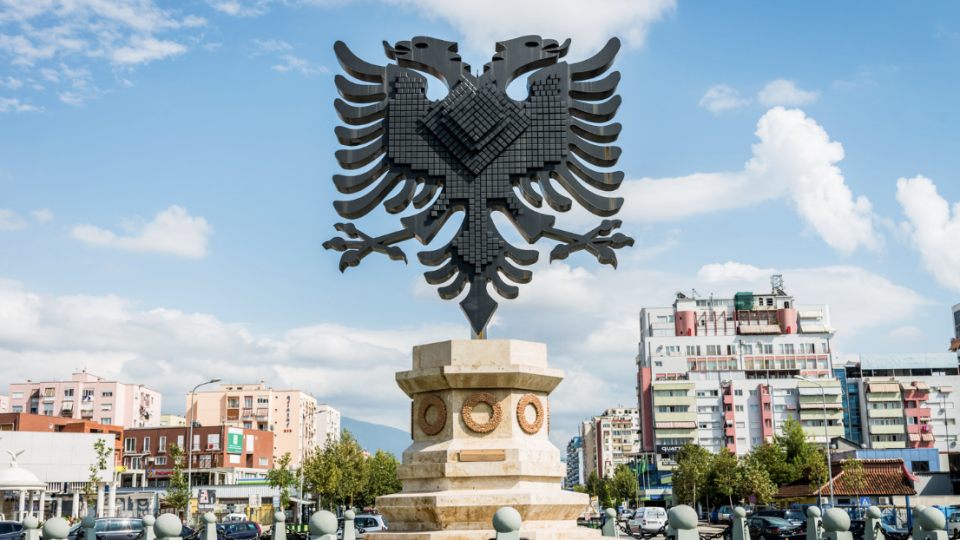 Albânia em grupo com Anna Ruas