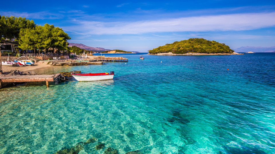 Albânia em grupo com Anna Ruas