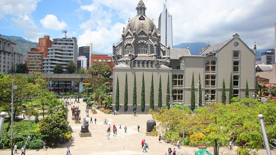 Colombia com @MarianaPorAhi