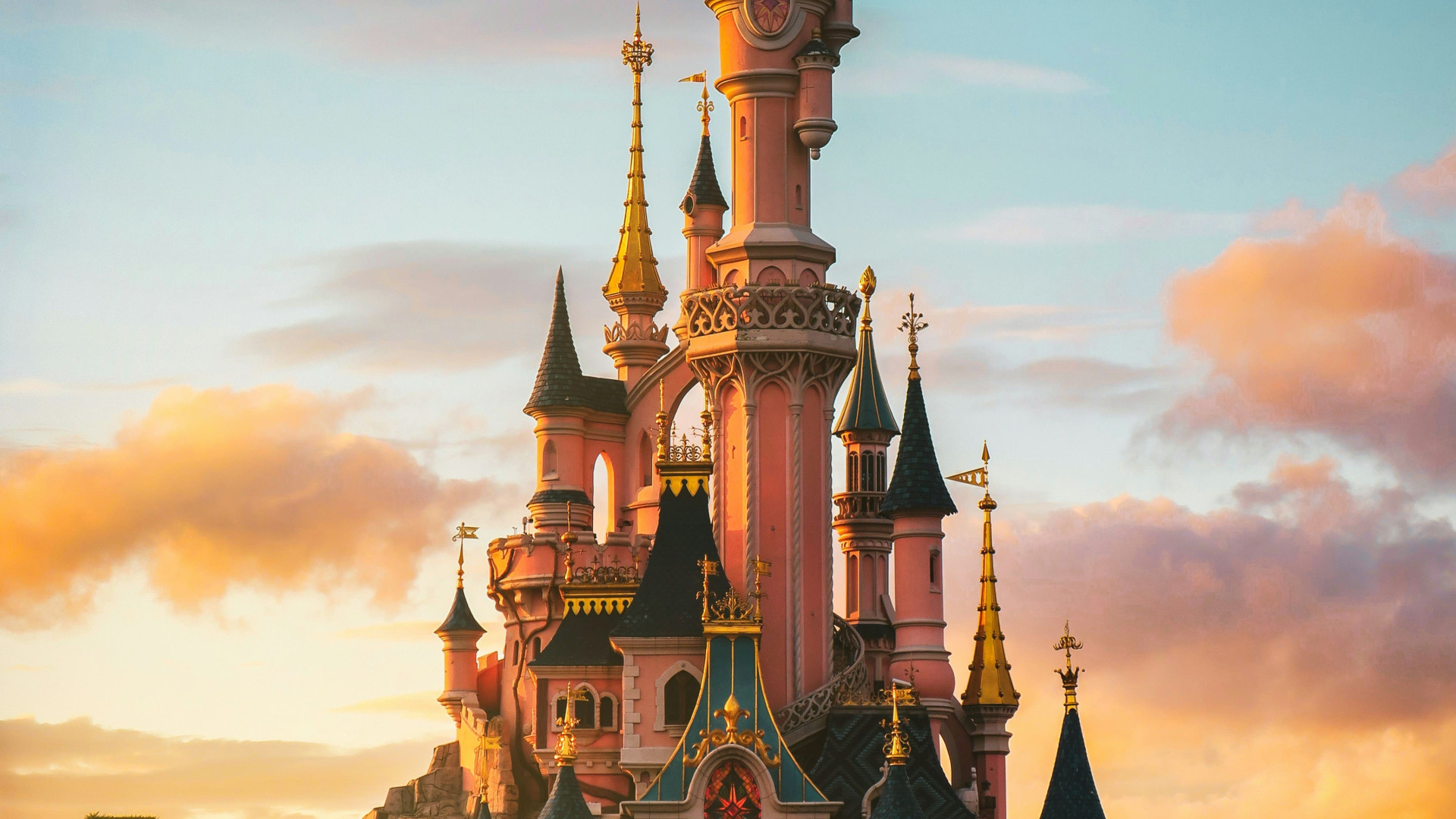 Ver&atilde;o M&aacute;gico na Disneyland&reg;Paris!