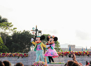 Natal Mágico na Disneyland® Paris! Pacote de família!