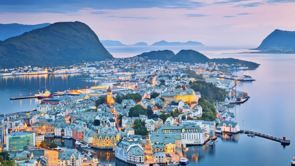 Cruzeiro pelos Fiordes da Noruega