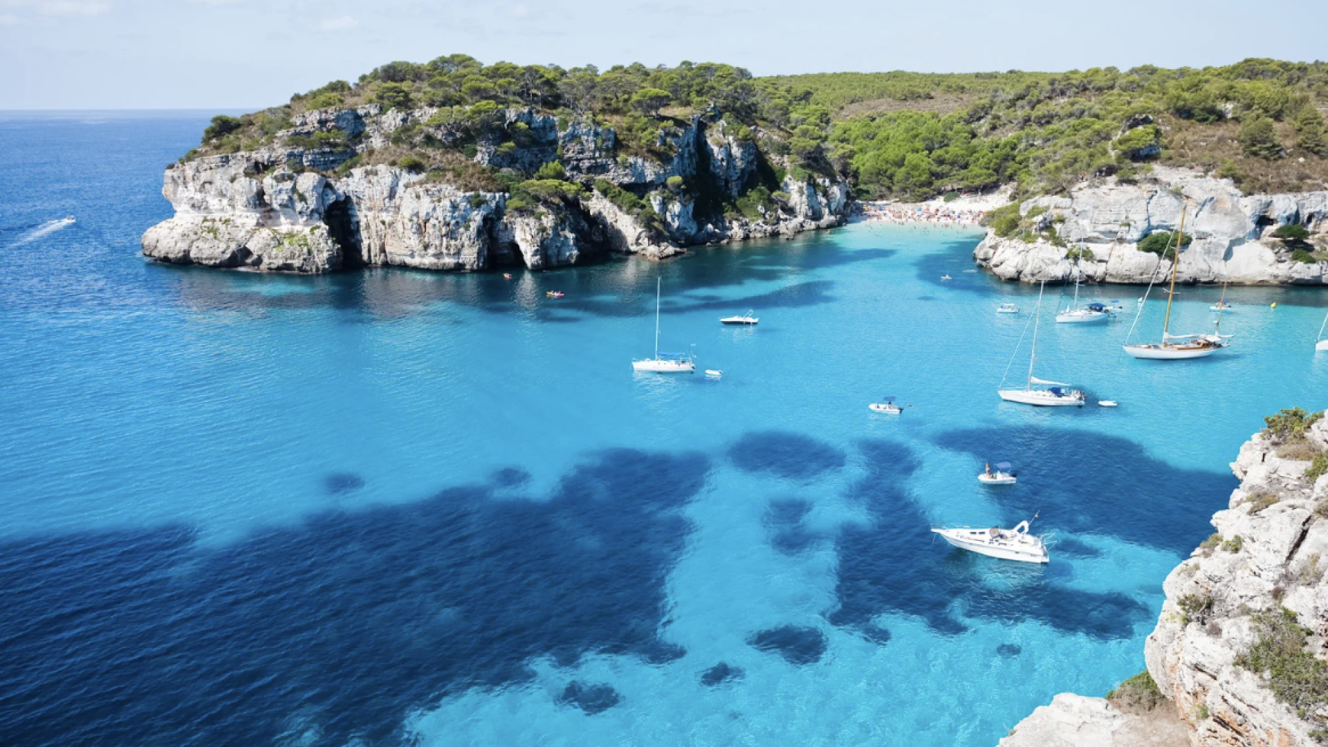 Menorca: O Segredo Mais Azul do Mediterrâneo