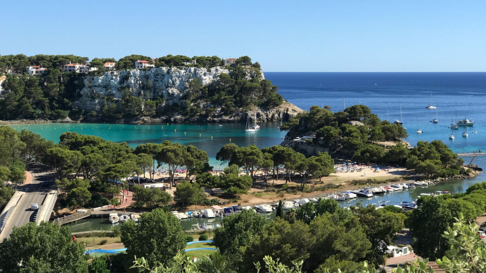Menorca: O Segredo Mais Azul do Mediterrâneo