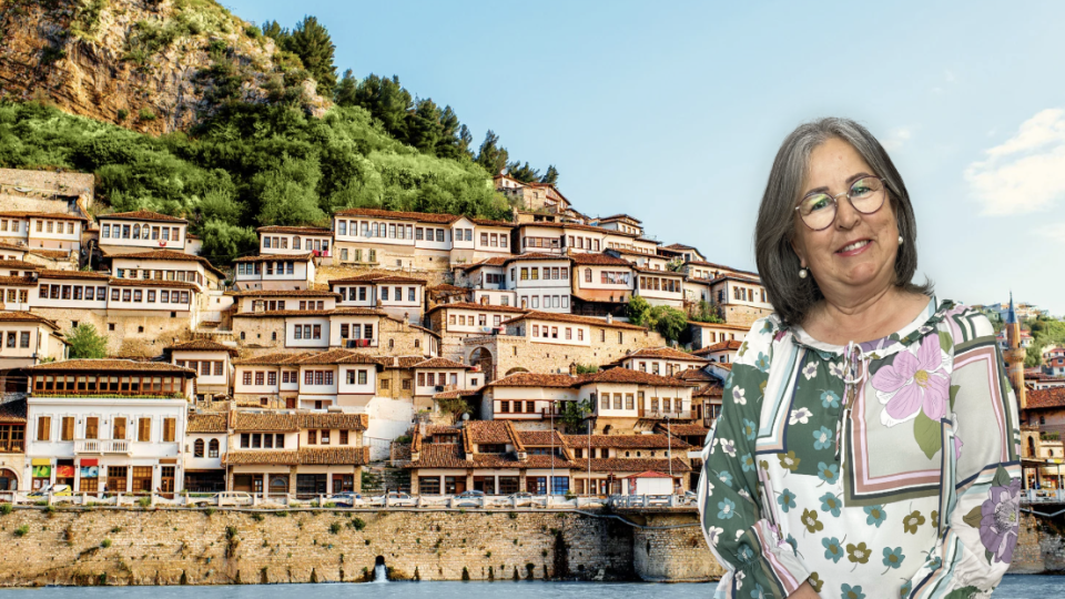 Albânia em grupo com Anna Ruas