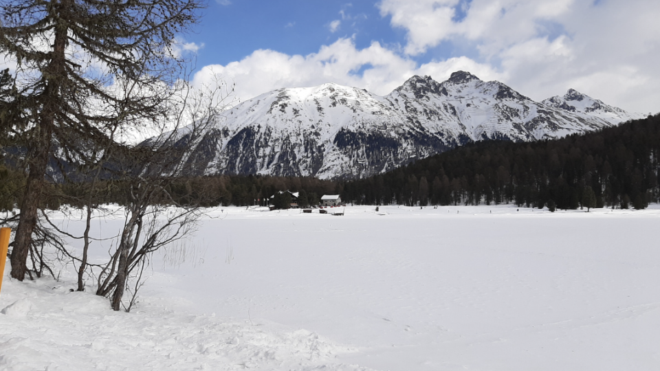 Toma lá neve com estilo! St. Moritz chama por ti